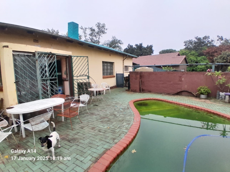 6 Bedroom Property for Sale in Bodorp North West